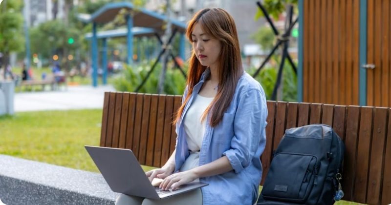 7 Digital Nomad Uniforms That Mix Comfort With Tech